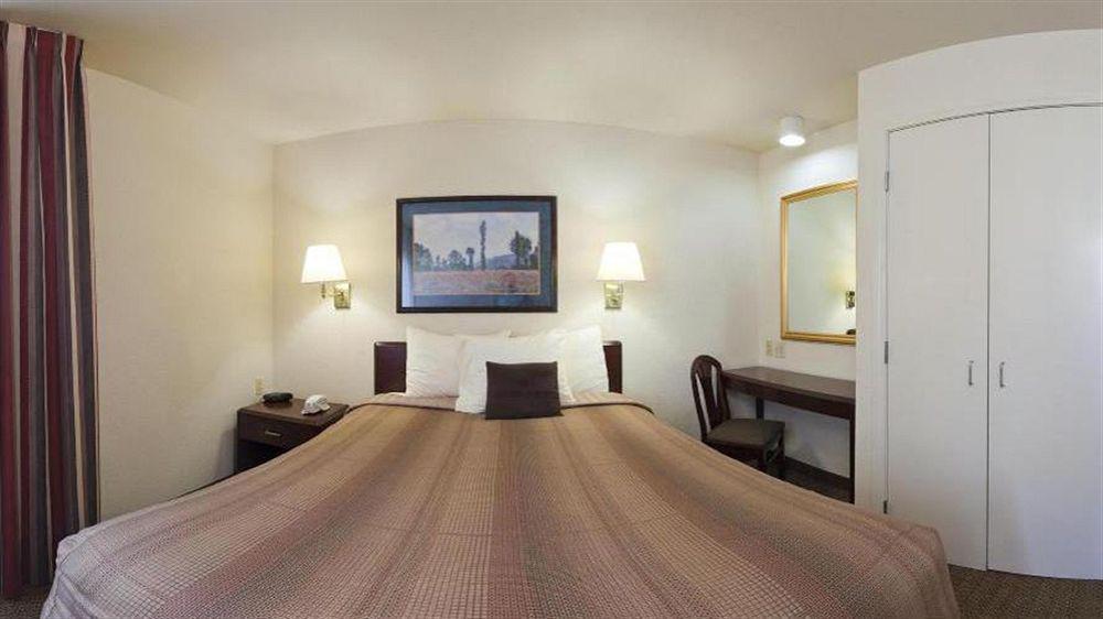 Sonesta Simply Suites Anaheim Garden Grove Room photo